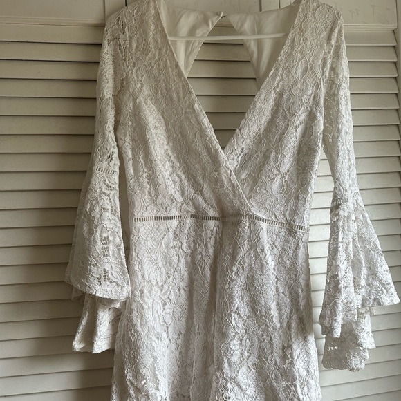 LuLu’s White Lace Romper - Picture 1 of 3